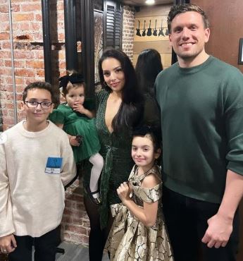 Jazzy Distefano with her husband Chris Distefano and children